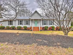Pet-Friendly Lillington Abode ~ 1 Mi to River