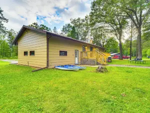 Hayward Home w/ Private Deck, Fire Pit & Kayak!