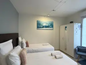 โฮเต็ล และ ชองเบร ดอต เลส์ มูโรซ์ - เลส์ ชองเบร เดอ ลา มารีนา