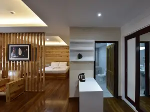 Gold Hotel