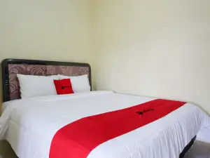 RedDoorz near Lippo Plaza Buton
