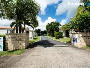 Sarina Palms Caravan and Cabins Village