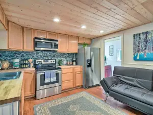 Yelm House Overlooking the Nisqually River!