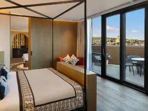Paragraph Freedom Square, a Luxury Collection Hotel, Tbilisi