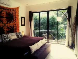 Typical Villa , Swimming Pool, 300 Meters to Langosta and Tamarindo Beaches