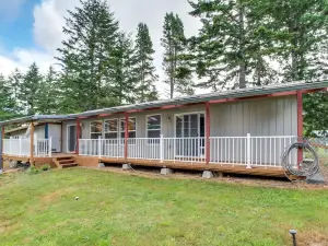 Cozy North Bend Getaway Near Dunes and Ocean!
