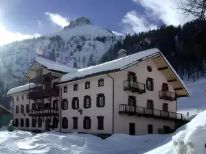 Hotel la Villa Della Regina