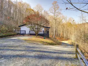 Pet-Friendly Spruce Pine Cabin w/ Private Fire Pit