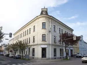 Twenty Five - Work & Life Apartments
