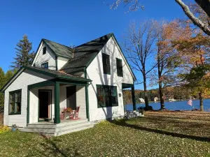 Sunny & Cozy Lake House