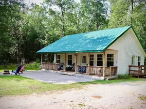 Beautifully Renovated Vintage Cabin in the Heart of Manistee National Forest