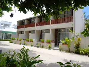 Tme Retreats Dhigurah