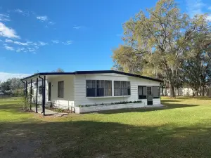 Charming country home in Wesley Chapel. Acre land with natural view.