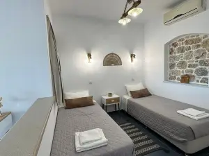 Elenis Studios&Apartments