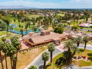 Private Pool, Spa and Golf Course Views - Stunning Desert Escape