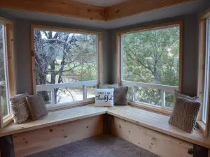 Hidden Canyon Retreat with Romantic Amenities - Tranquil and Elegant