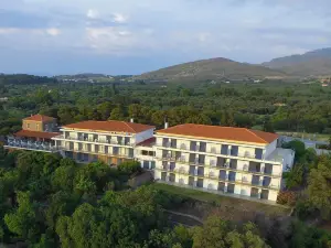 Delfinia Hotel & Bungalows