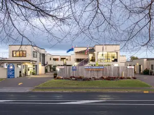 Asure Macy's Motor Inn