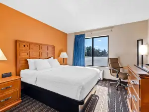 เดย์สอินน์ บายวินด์แฮม แบล็ค ริเวอร์ฟอลส์ ไอ-94 ออน เอทีวี เทรล