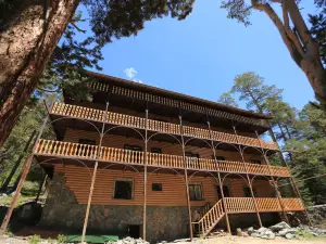 Sirius Azau Hotel