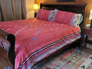 VT Nature Retreat Sleeps 6 + Pet OK