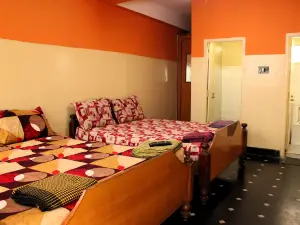 I-ROOMZ Surya Deluxe Lodge