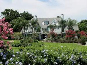 Heron Cay Lakeview Bed & Breakfast