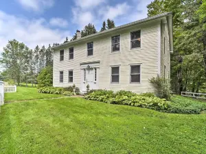 Renovated Catskills Farmhouse w/ Game Room!
