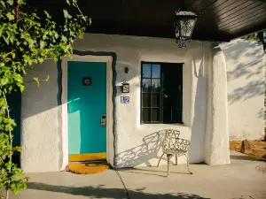 El Rey Court