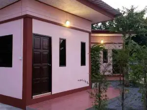 Ban Sakaekrang Resort