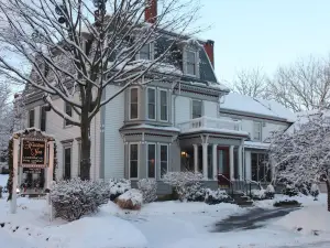 Hartstone Inn