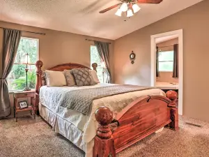 Waterfront Karnack Home w/ Boathouse & Deck!
