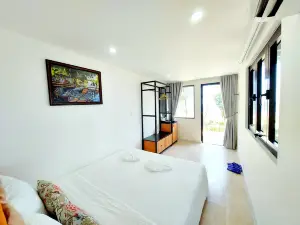 Hoa Nắng Camping Beach