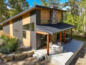 Rock Creek Retreat Creekside Cabin Near Red Lodge