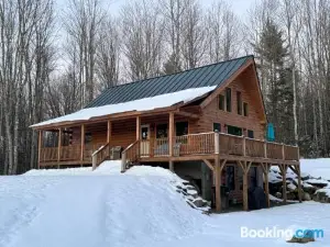 18HA Log Home Close to CannonFranconia Notch