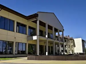 Hotel Sanvit Lake Resort & Spa