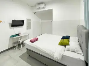 Urbanview Syariah Sasarengan Inn Near Rsud Waled Cirebon