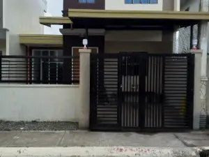 Budget House in Iloilo City Staycation @8pax