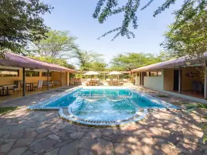 PrideInn Mara Camp & Cottages