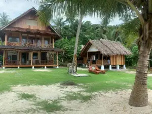 Lances surf camp