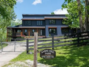 4Br Home on Sabre Hill Horse Farm 25 acres ~ Bourbon Trail