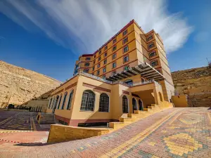 Petra Canyon Hotel