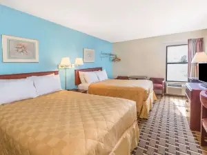 Super 8 by Wyndham Knoxville Downtown Area