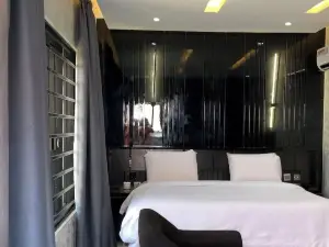 Fullbliss Hotel and Suites