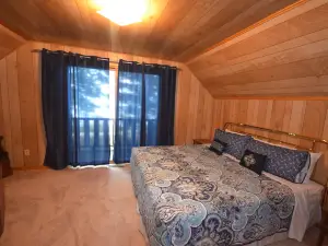 Secluded Coastal Haven - Exclusive Sand, Wood Setting