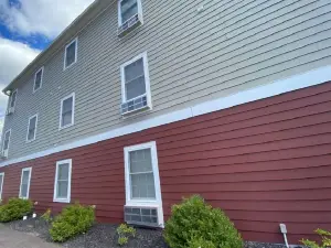 โรงแรมดูชอร์