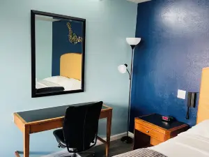 Travel Inn & Suites