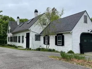 Deer Isle Farmhouse - New!