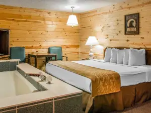 Cabins of Mackinac & Lodge