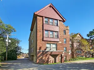 1-Bedroom Nice Apartment in Skokie
